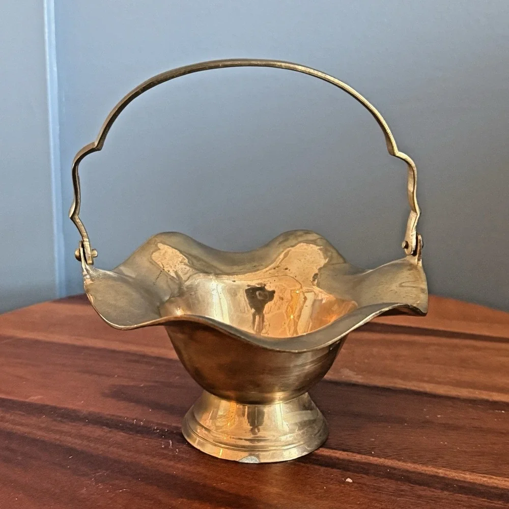 Vintage Brass Pedestal Basket‎ Trinket Candy Scalloped Swing Handle India 7